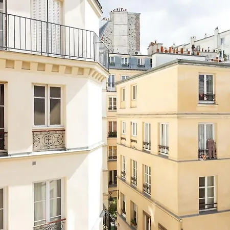 Apartment De 3 P, Baroque Et Vues Sur Toits Du Marais Paris
