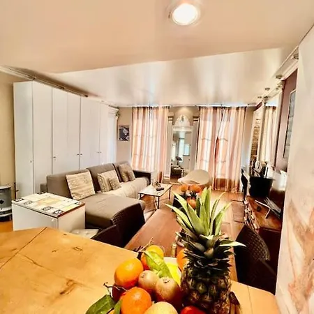 Apartment De 3 P, Baroque Et Vues Sur Toits Du Marais
