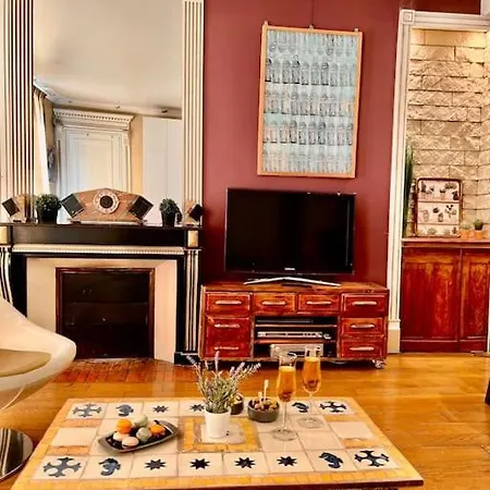 Apartment De 3 P, Baroque Et Vues Sur Toits Du Marais *