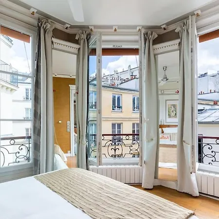 De 3 P, Baroque Et Vues Sur Toits Du Marais Paris